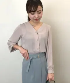 くるみボタン前あきブラウスのサムネイル