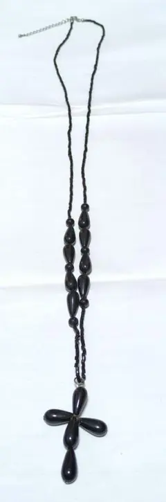 【お値下げしました】ネックレス　十字架　ビーズ　黒