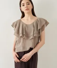 美品 定価2万円❤️ウィムガゼット 2wayネックフリルブラウス⭐️送料無料のサムネイル