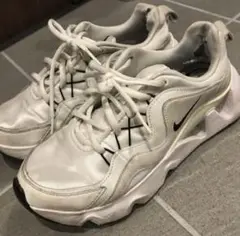 レディース　NIKEスニーカー