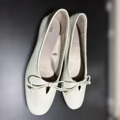 ZARAソフトレザーリボンバレエシューズ