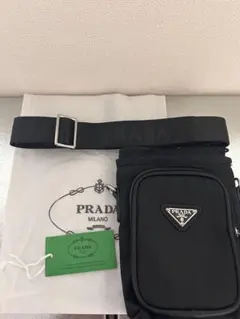 PRADAスマホショルダーバッグ