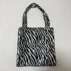 ローリーズファーム　ゼブラ　トートバッグ