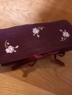 花柄刺繍 紫色アクセサリーポーチ