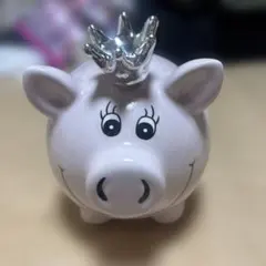 ブタ型貯金箱 銀色の王冠付き