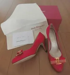 新品未使用　Salvatore Ferragamo　ヴァラパンプス　51/2C