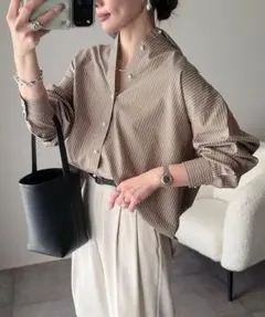 【Emma Taylor】パール釦　オーバーサイズシャツ　ブラウンのサムネイル