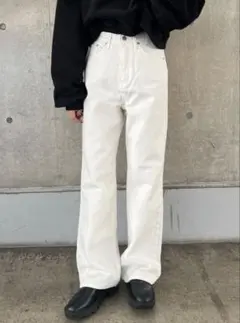 ホワイト ストレートデニムパンツ