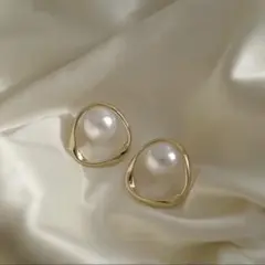 Item thumbnail for item 0fa30b3a-6f65-40d8-b13b-c201e4e7fad8