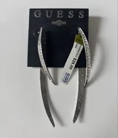 GUESS シルバー ロングピアス ストーン付き