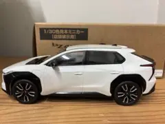 bZ4X 白×黒　ツートン　ミニカー bZ4X 白×黒 ツートン ミニカー - メルカリ