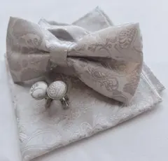 蝶ネクタイ3点セット シルバー カフスボタン ポケットチーフ ペイズリー