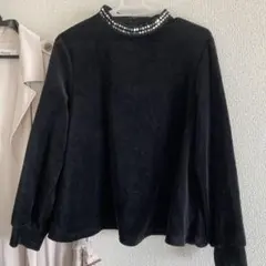 ビジュー付き黒ベロア長袖トップス