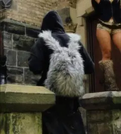 opium fur backpack ファー リュックグレー 毛皮リュック即購入 ブルーファリュック Blue fur backpack opium y2k - メルカリ