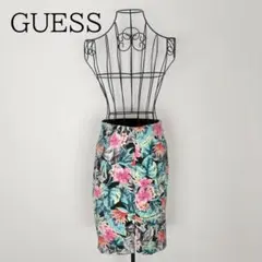 GUESS ゲス トロピカル柄 タイトスカート サイズ0 ブラック 花柄 ひざ丈のサムネイル