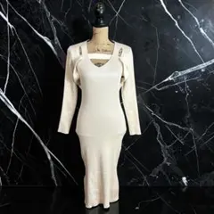 美品✨タイトリブニットワンピース　薄手　アイボリー
