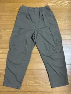 UNIQLO ワイドフィット パラシュート カーゴパンツ カーキ S