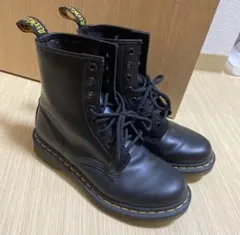 Dr. Martens 8ホール