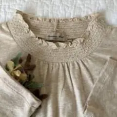 新品★サマンサモスモス★ベージュ＊着回し力＊スモッキング襟カットソー＊吸湿発熱