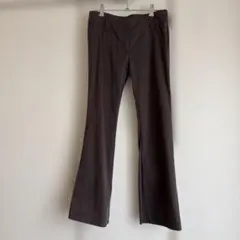 裾広がりパンツ