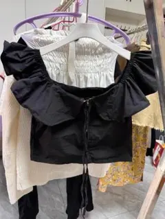 フリルオフショルダーブラウス 黒