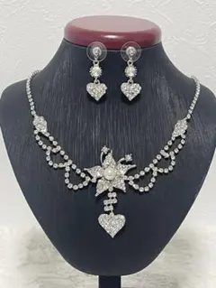 【在庫セール】揺れるハートと流れ星　一粒パールネックレス&ピアス2点セット