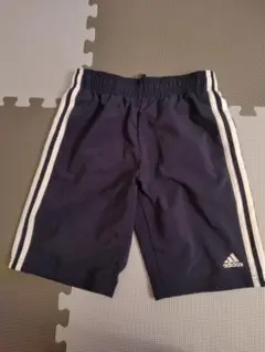 adidas　ハーフパンツ