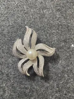 シルバー　花型ブローチ パール付き 2WAY トップ