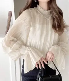 最終値下　シアートップス アイボリー 長袖 ブラウス フリルトップス