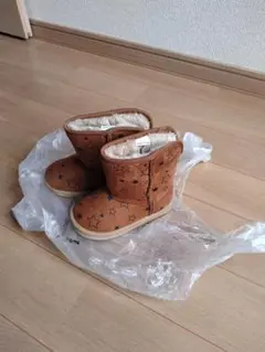 ムートン ベビーブーツ