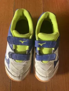 トレーニングシューズ　ミズノ　18センチ