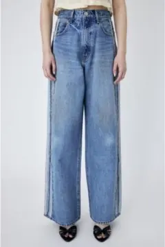 MOUSSYライトブルーワイドレッグデニム