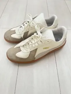 24センチPUMA スニーカー ホワイト ベージュ ガムソールのサムネイル