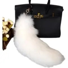 ホワイトファー テール型キーホルダー 長さは約40cmです