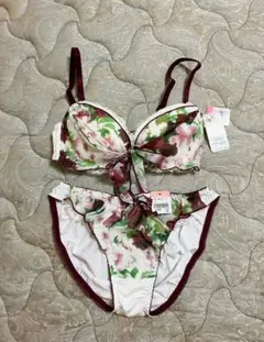 エメフィール ニュアンスフラワー ブラショーツセット ボルドー