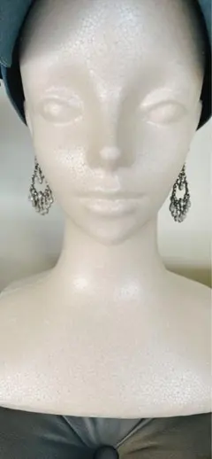 小顔効果フラワーモチーフ ロングドロップピアスフォークロア調ヴィンテージ風