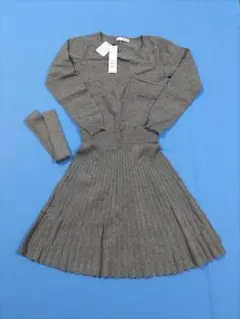 グレー 長袖 プリーツワンピース　ニットワンピース　グレー　清楚　Aライン