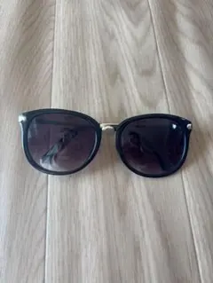 ブラック サングラス