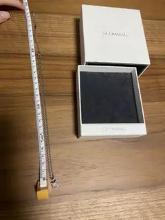 SCOMMAG スクエア型ペンダント ネックレス