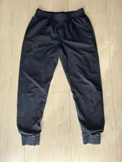 UNDER ARMOUR ブラック ジョガーパンツ　LG