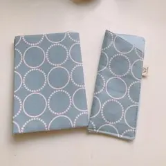 【文庫本用】北欧調の四角柄　くすみグレーのブックカバー　ハンドメイド