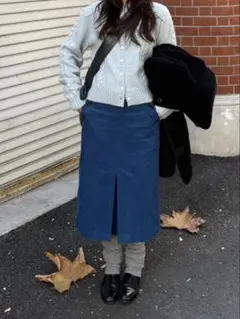 青 コーデュロイ プリーツスカート