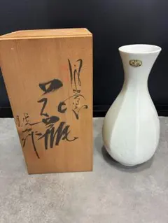白磁 花瓶 共箱付き - メルカリ