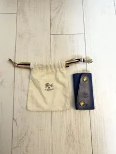 IL BISONTE ネイビー レザー キーケース