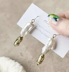 14kgf*不規則ケシパール×バロックメタルのニュアンスピアス