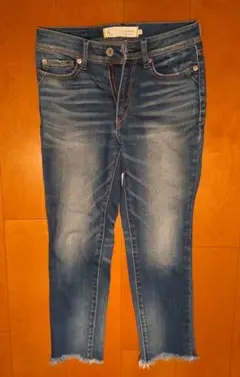 Item thumbnail for item 56d100f8-4174-4336-9b87-9745c8526399