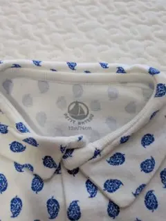 PETIT BATEAU 青い模様ロンパース 12m
