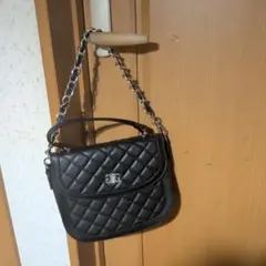 ブラック キルティング ショルダーバッグ