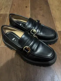 ZARA ブラック ローファー ゴールドバックル