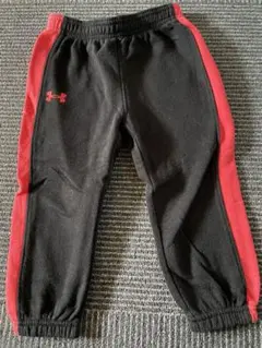 Under Armour 黒赤パンツ 24M
